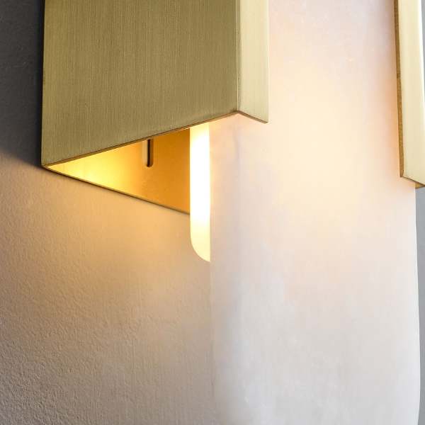 Настенное бра Delight Collection Wall lamp MT8955-2W brass